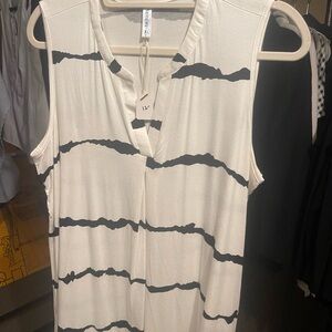 Neimeiwu Sleeveless Black and White Striped Top